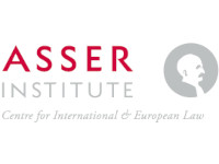 Schriftzug "Asser Institute" mit dem Untertitel "Centre for International & European Law". Rechts daneben das stilisierte Seitenprofil eines Mannes mit Schnurrbart und Glatze