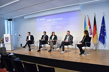 Panelists on stage: Lene Hove Rietveld, Malte Göttsche, Tobias Cremer, Ulf Ehlert, Alexandra von Nahmen