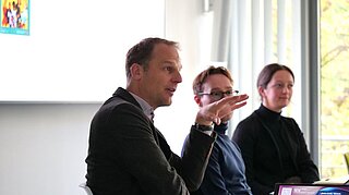 Dr. Stefan Kroll in the talk
