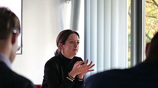 Sophia Bir­chinger in the talk