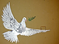 Banksy, Peace Dove 2008 (Foto: Pawel Ryszawa, Wikimedia Commons, CC BY-SA 4.0). 